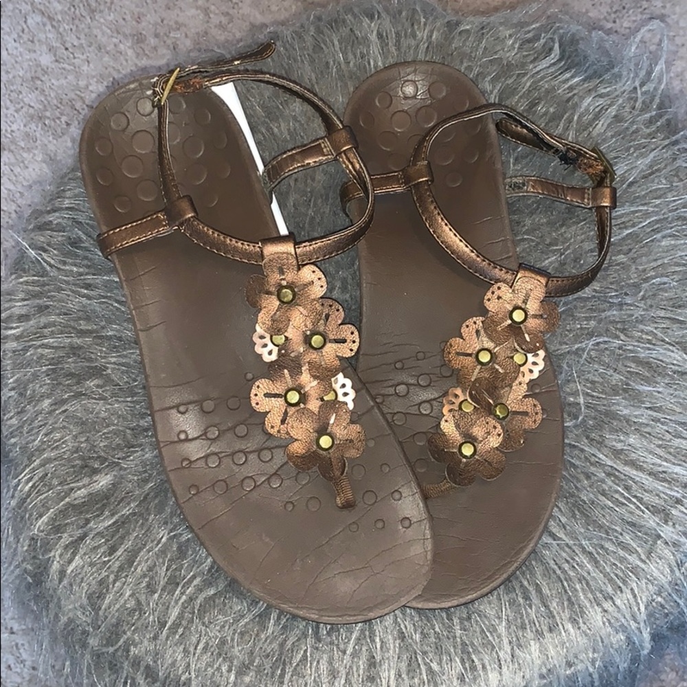 Viconic Brown Flower Sandals